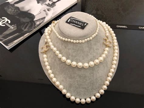 chanel candy necklace replica|Chanel knockoff pearl necklace.